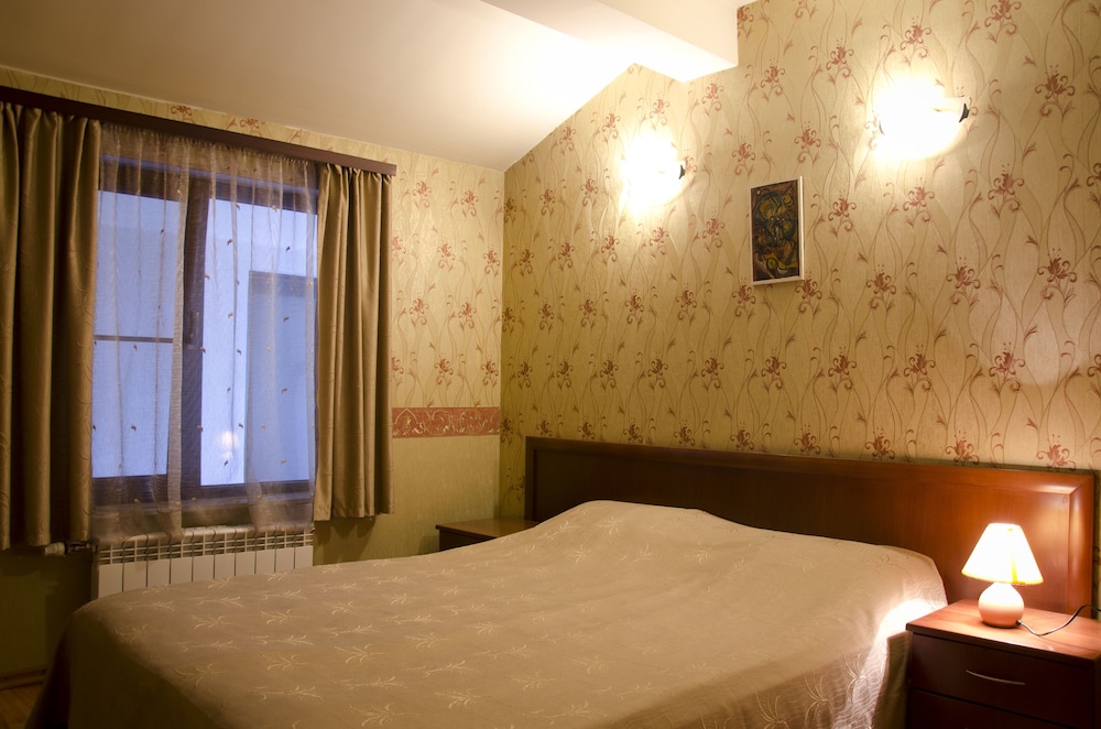 Apartment, 1 Bedroom, Balcony, Mountain View