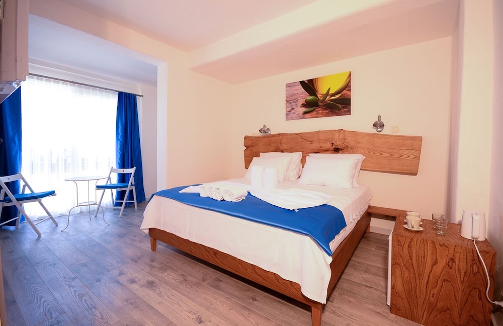 Standard Quadruple Room - Photo 12