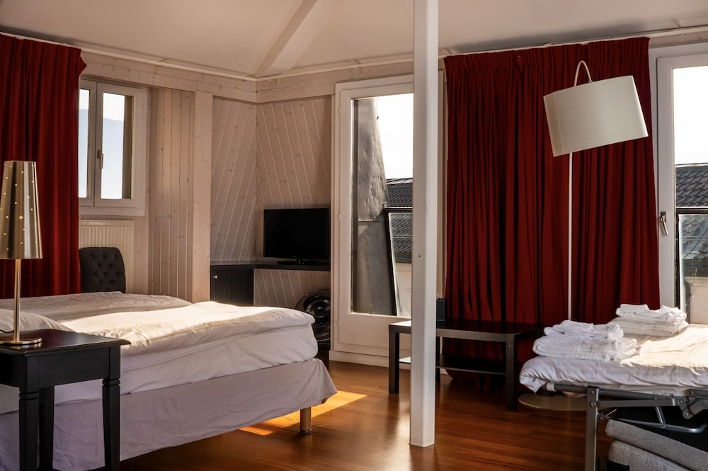 Suite - Photo 5