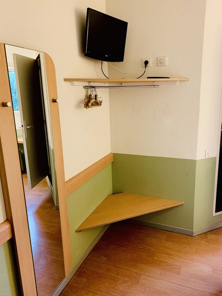 Basic Twin Room photo 3