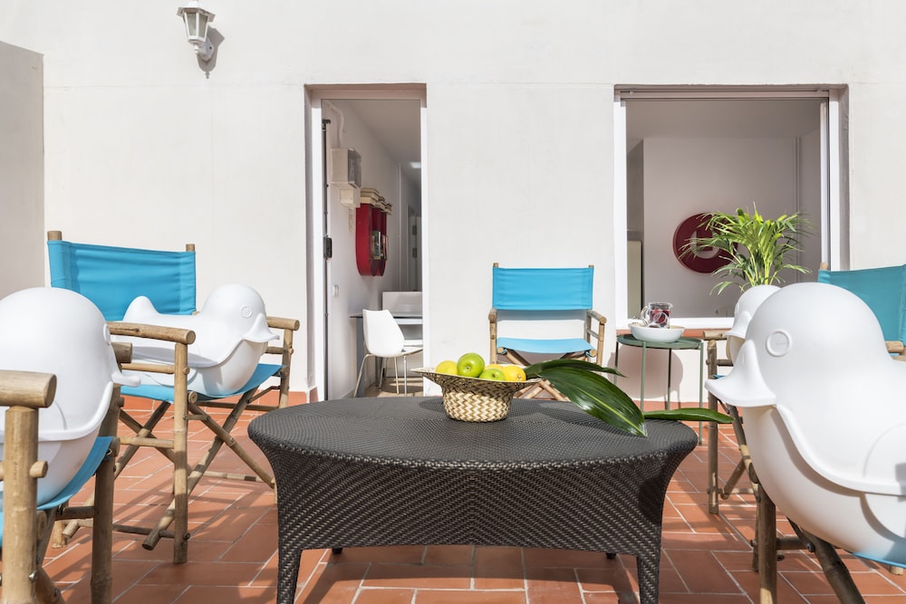Deluxe Penthouse, 2 Bedrooms, Terrace, City View