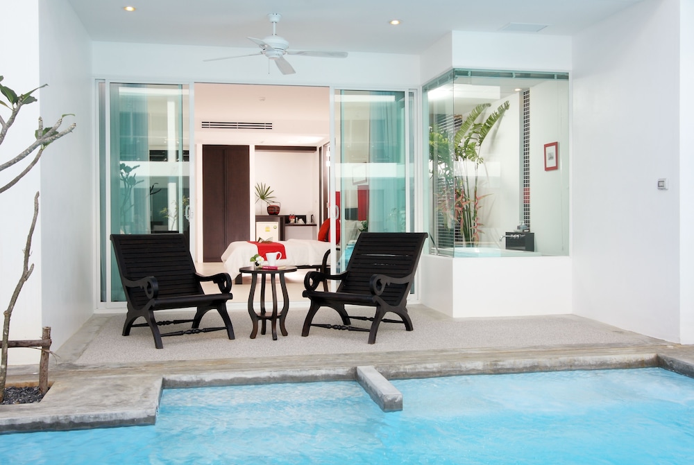 Deluxe Room, Pool Access - Photo 8