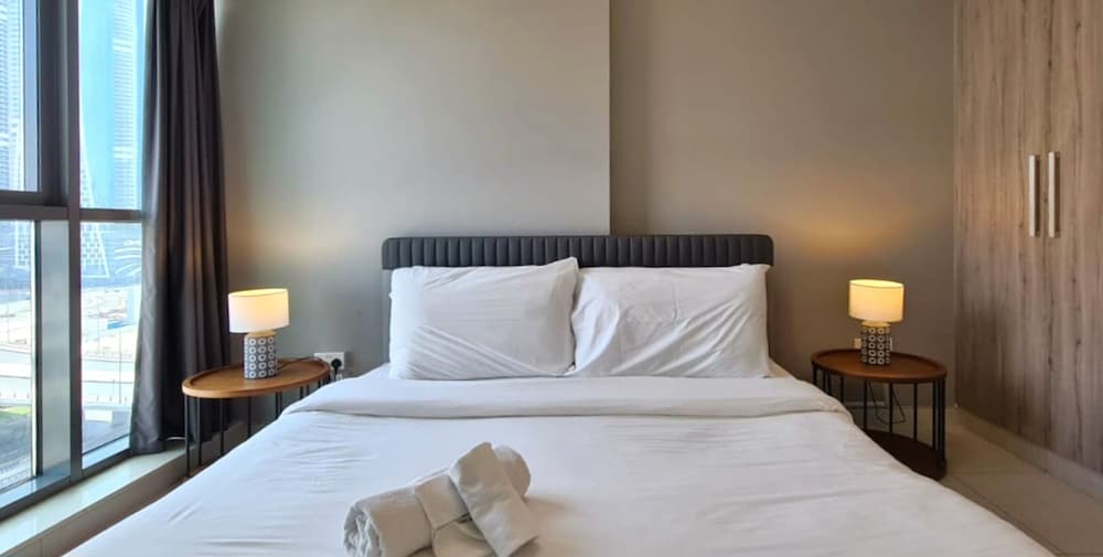 Business Apartment, 1 King Bed, Non Smoking, Balcony photo 3