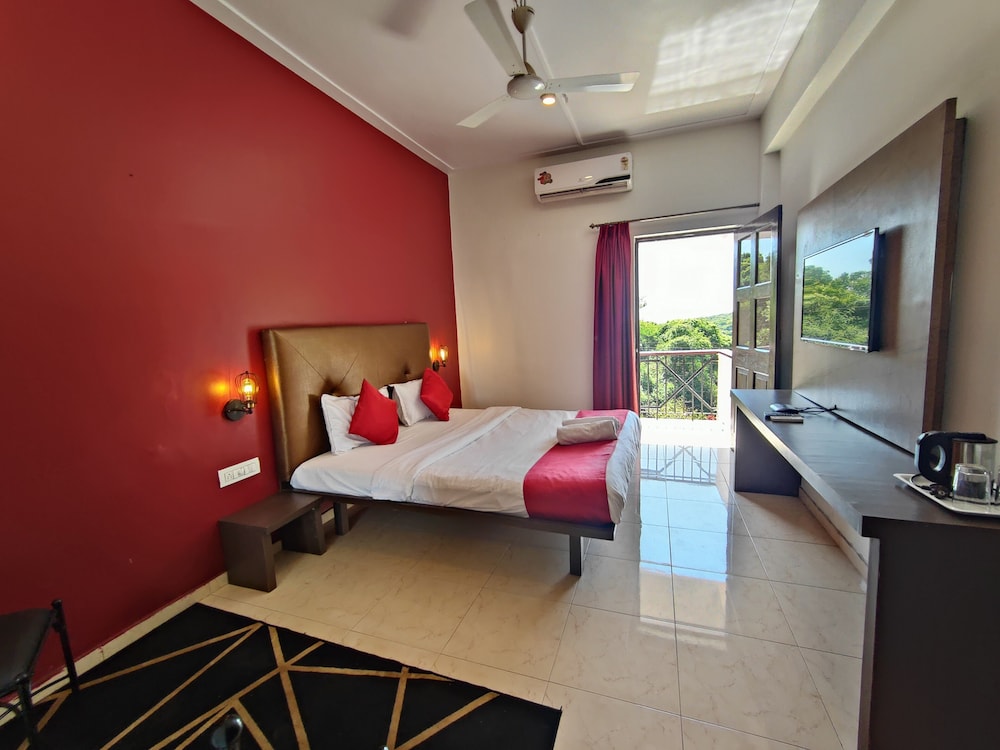 Deluxe Room - Photo 3