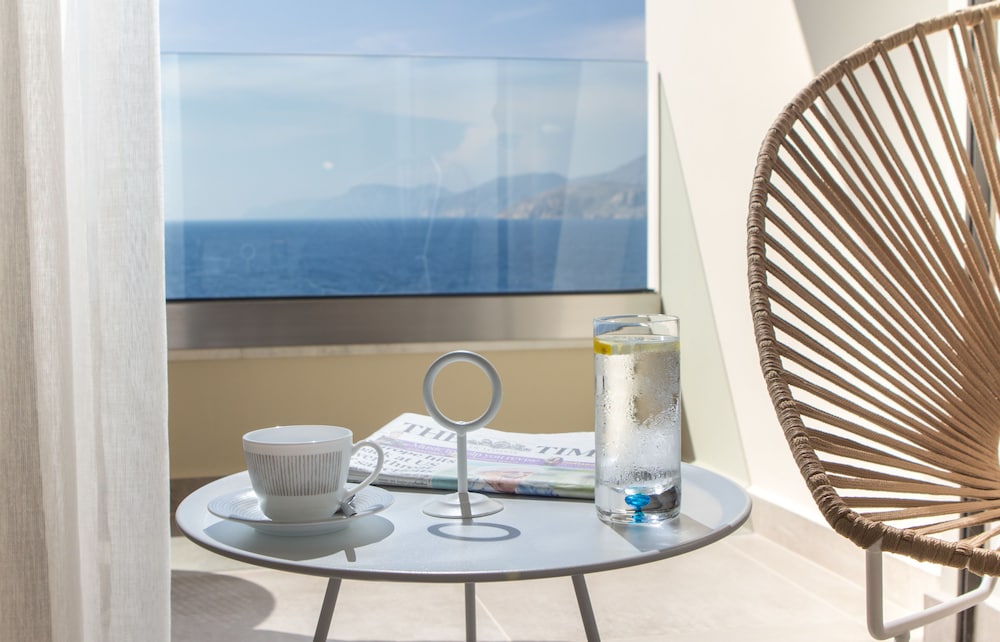 Deluxe Double Room, Sea View photo 2