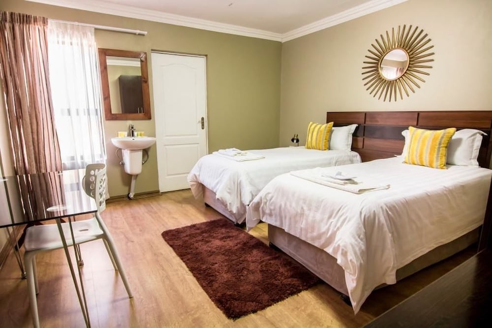 Standard Twin Room photo 1