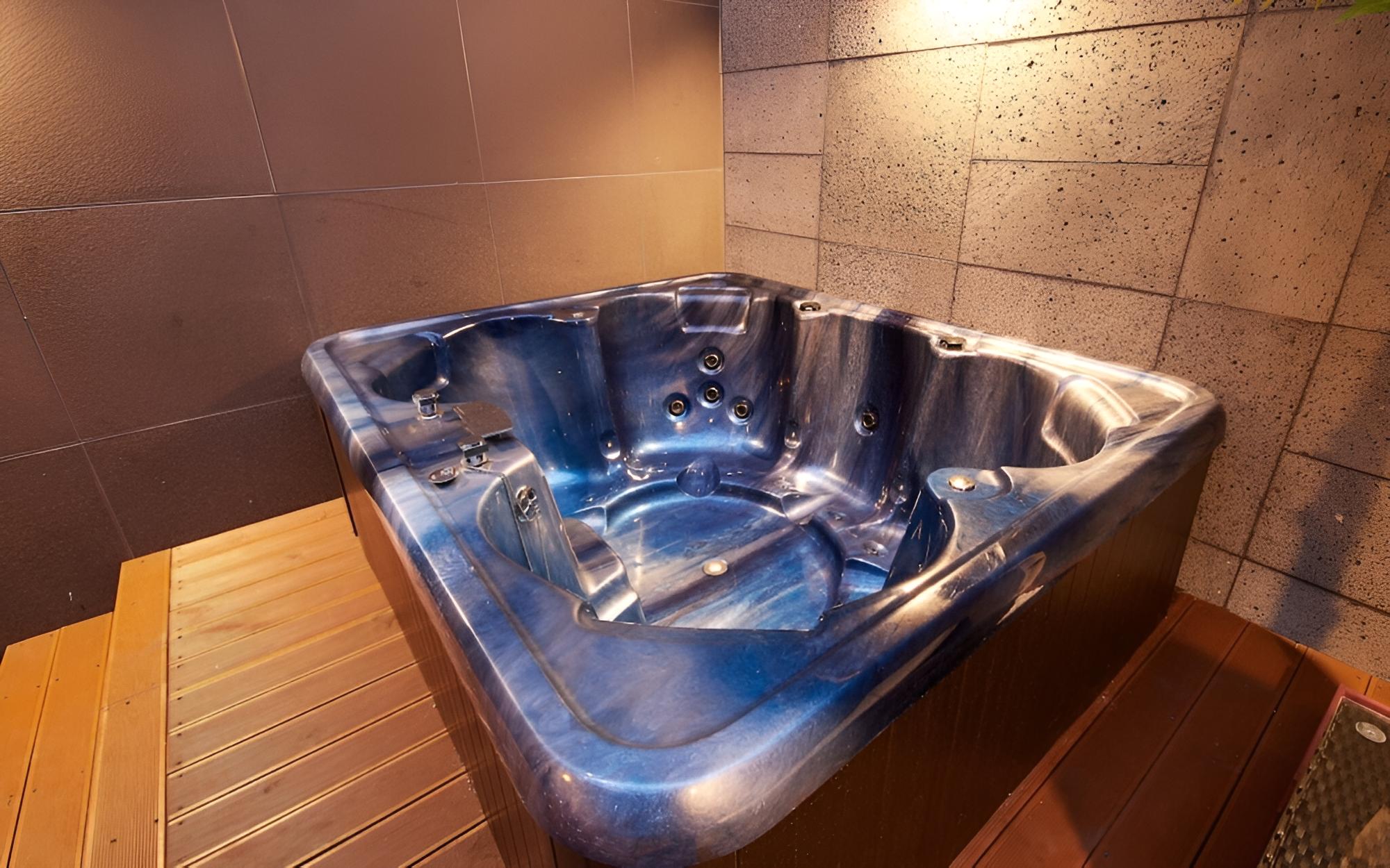 Room (VIP (Jet Spa)) - Photo 12