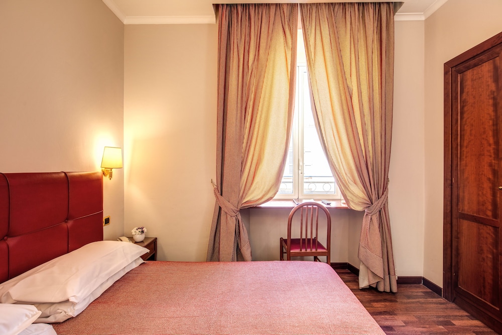 Economy Double Room photo 2