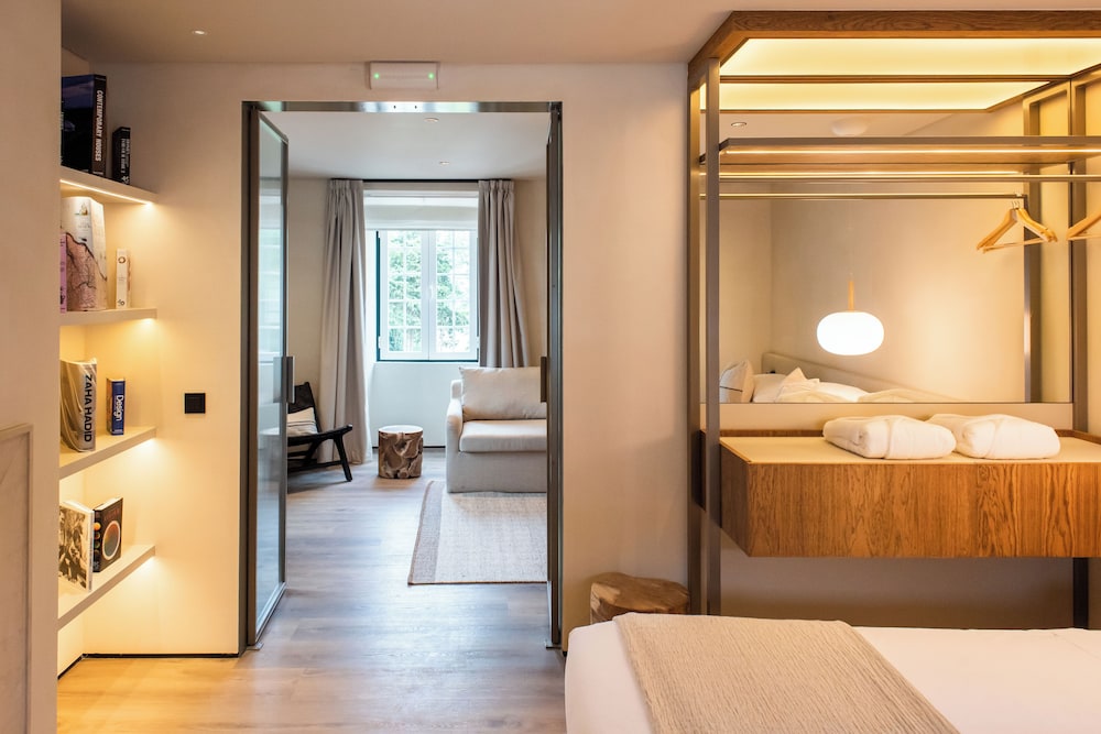 Junior Suite (Breakfast Excluded)