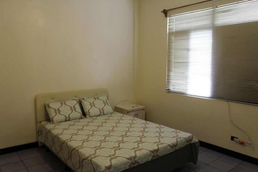Standard Room, 1 Queen Bed photo 1