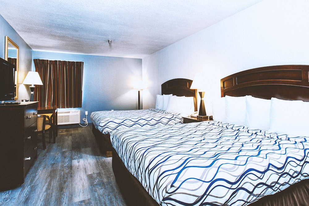 Comfort Room, 2 Queen Beds, Non Smoking - Photo 2