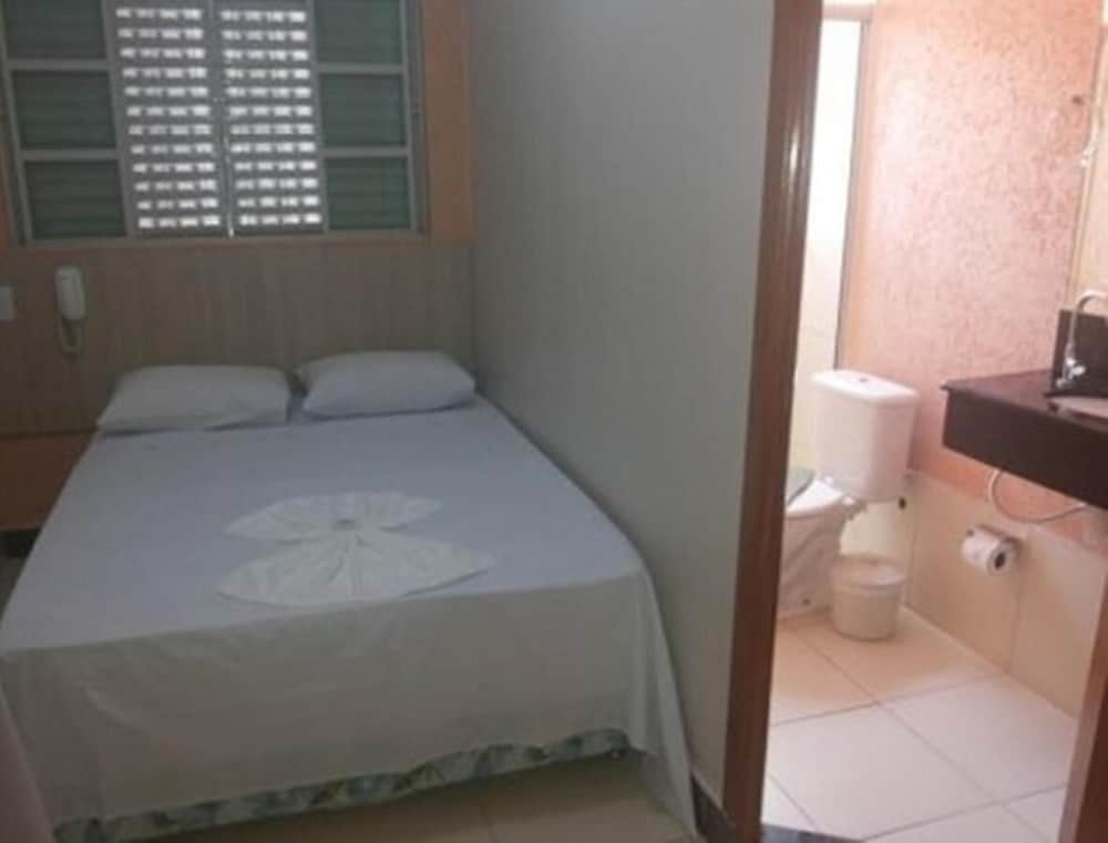 Standard Twin Room photo 1