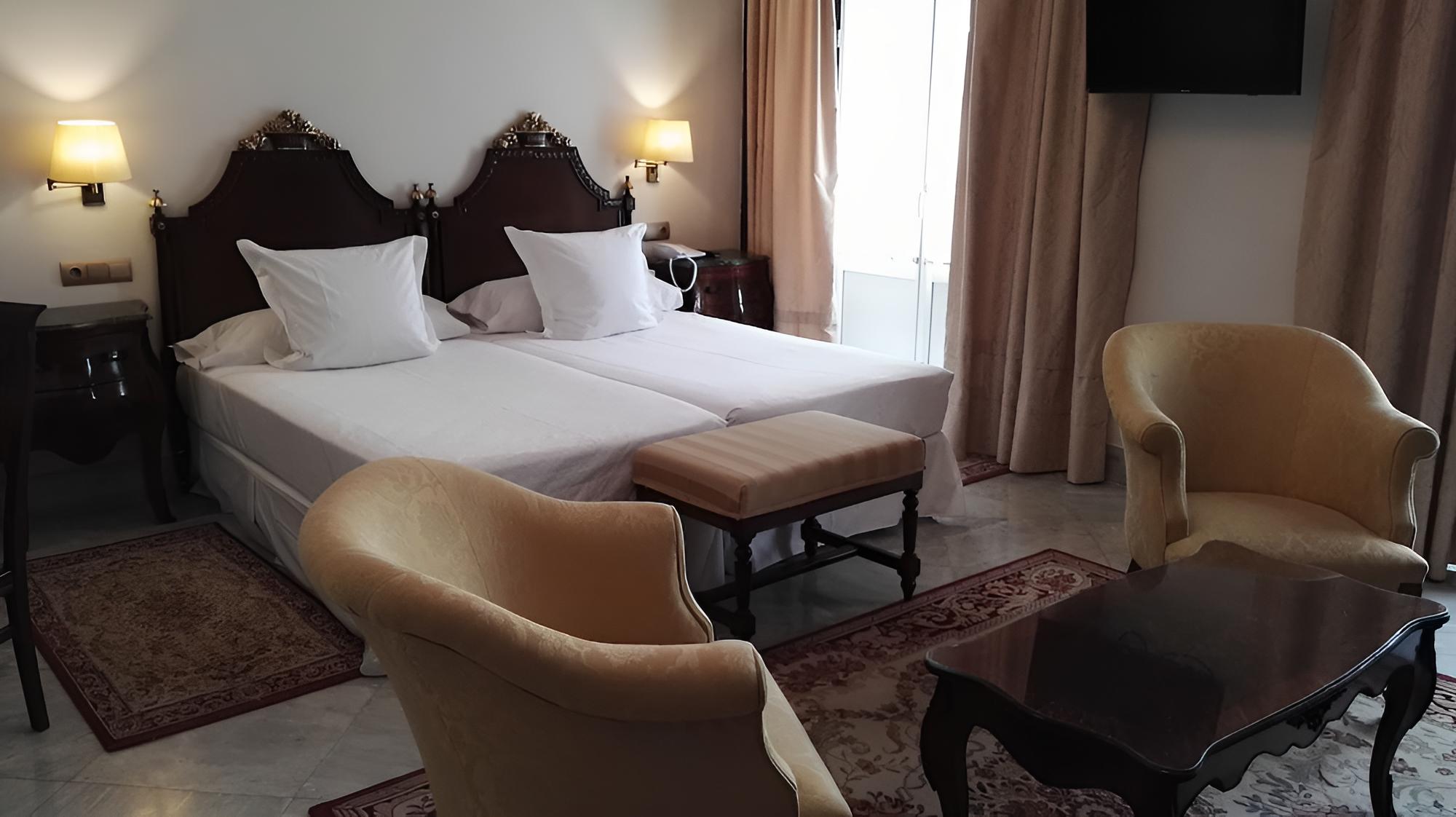 Standard Double or Twin Room photo 1