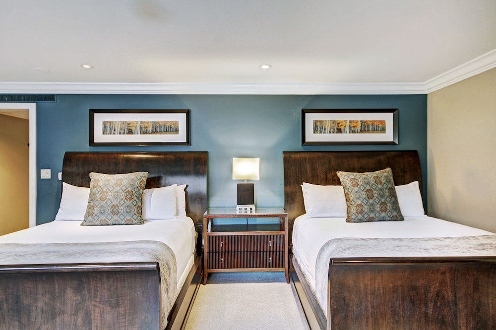 Luxury Room, 2 Queen Beds - Photo 2