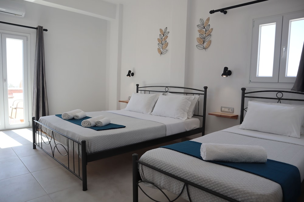 Deluxe Triple Room with Sea View