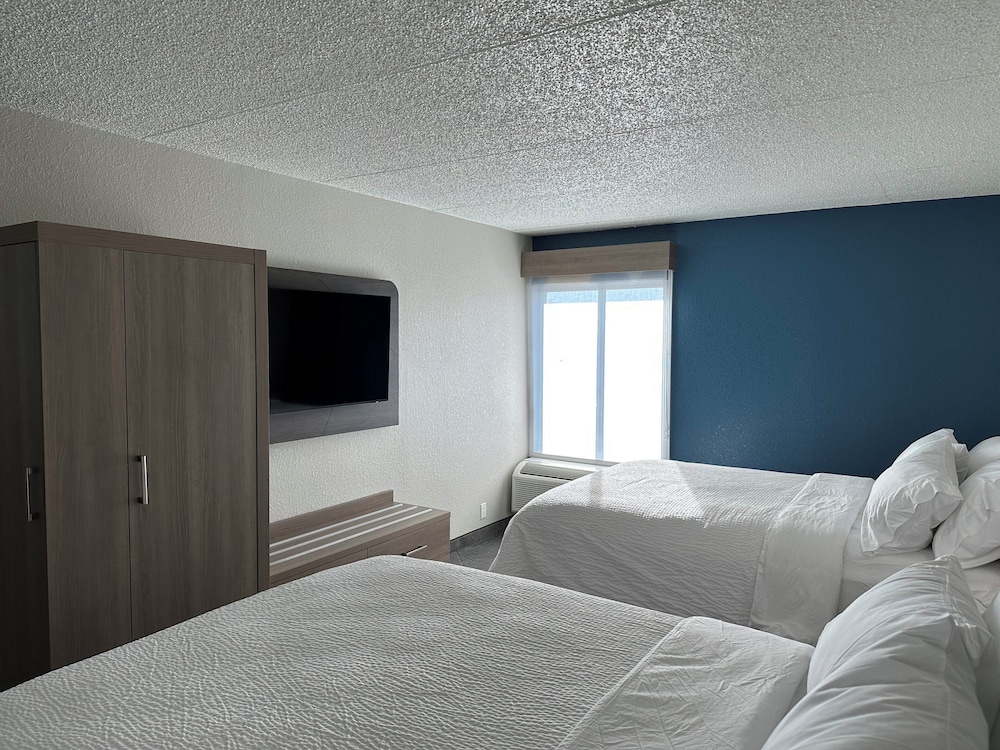 Suite, 2 Queen Beds - Photo 4