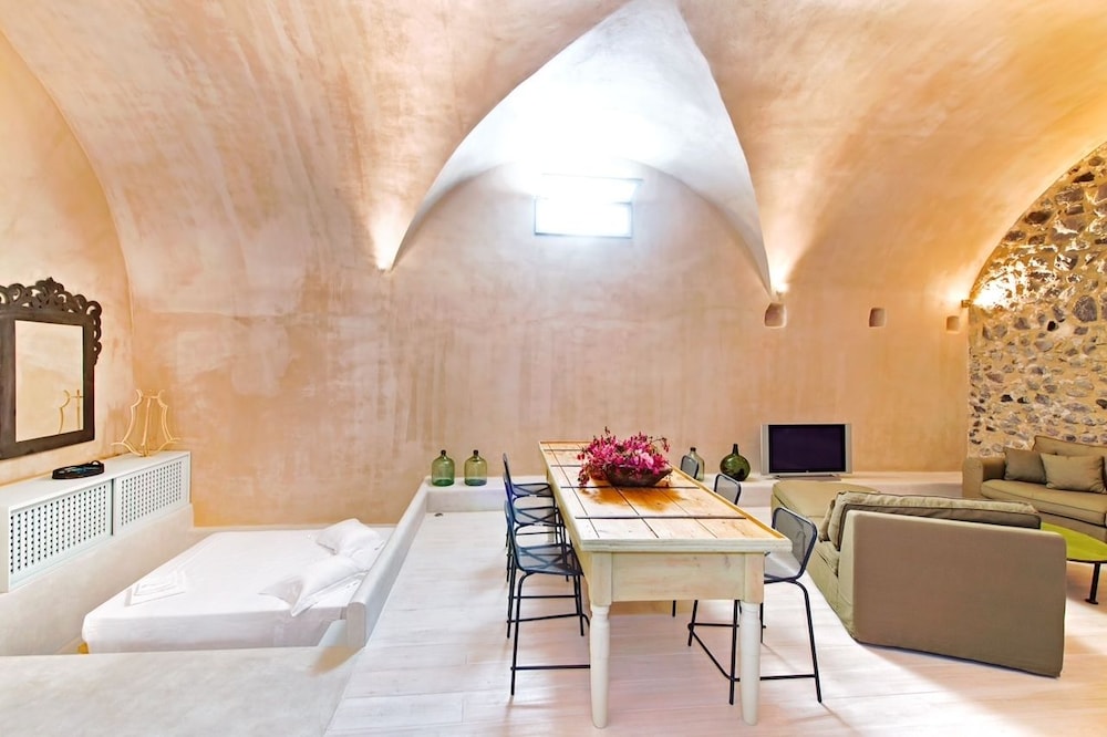 House, 2 Bedrooms