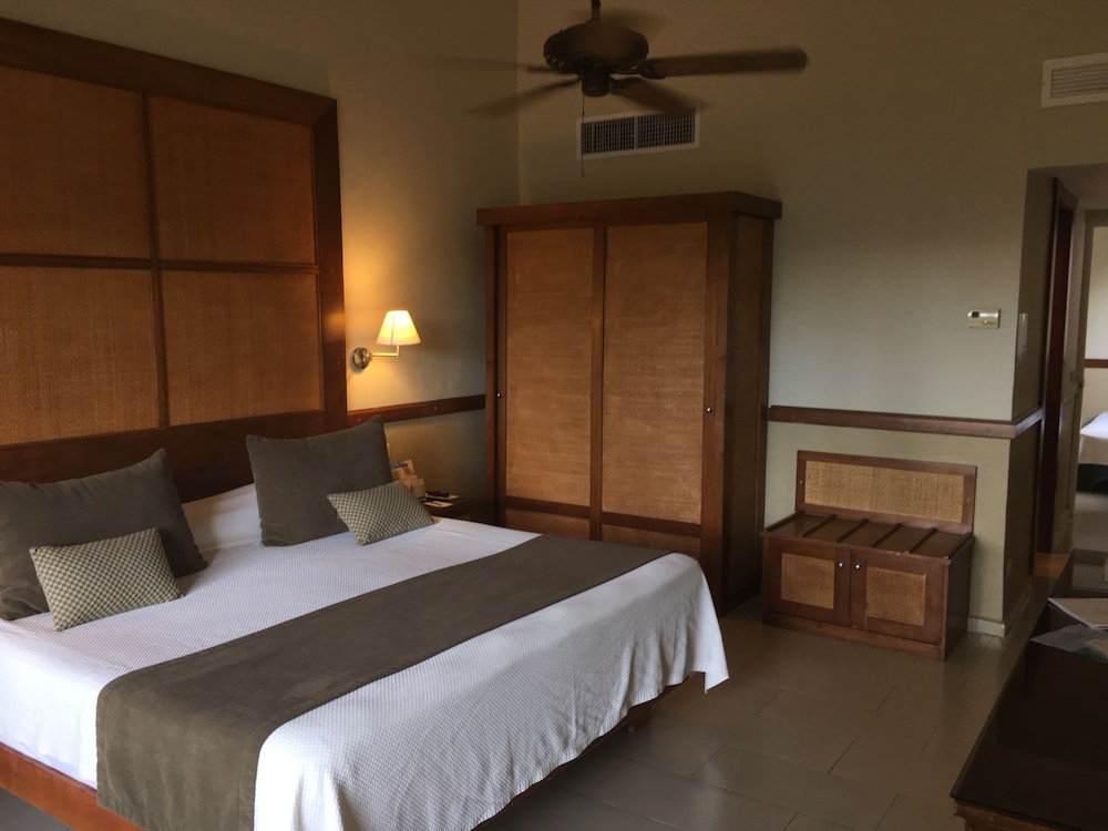 Family Suite (3 Adults)