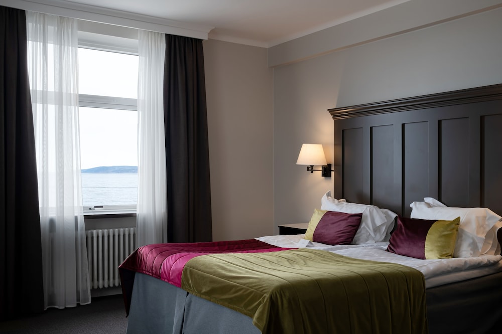 Deluxe Room - Photo 7