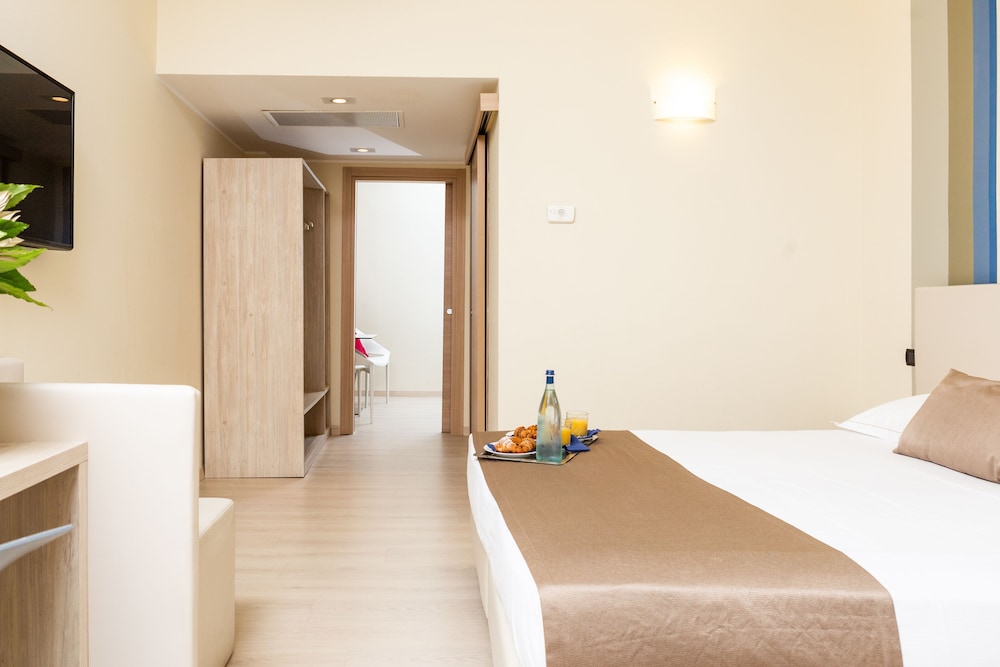 Junior Suite, 2 Bedrooms - Photo 4
