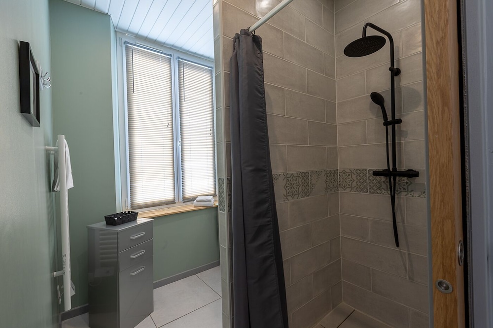Deluxe Apartment, Ensuite - Photo 8