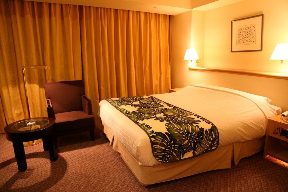 Deluxe Double Room, Smoking, City View