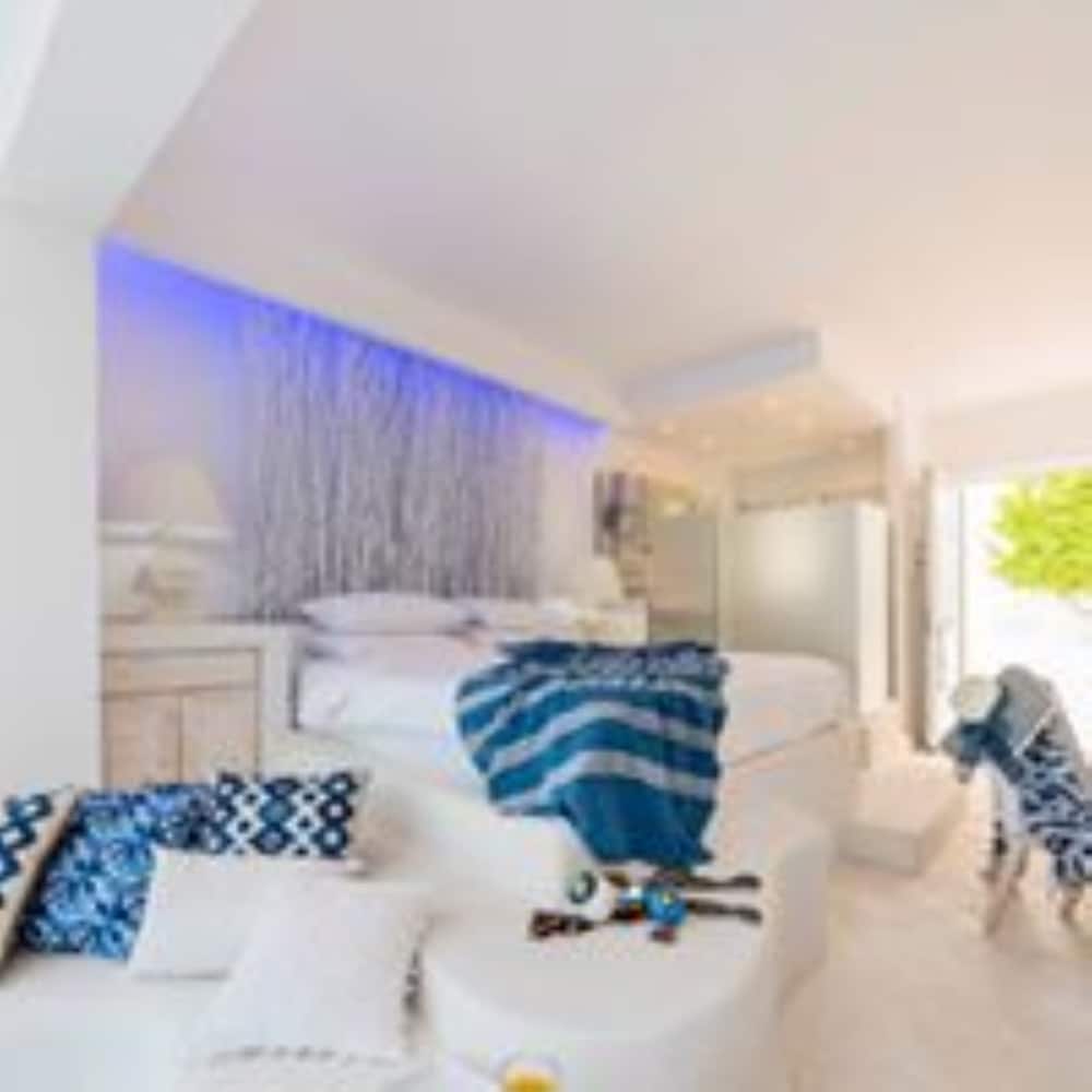 Suite, Private Pool photo 3