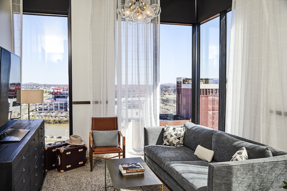 Penthouse (17) photo 1