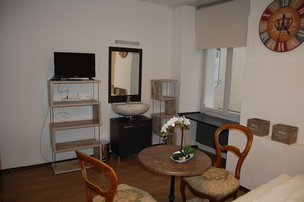 Economy Double Room photo 3