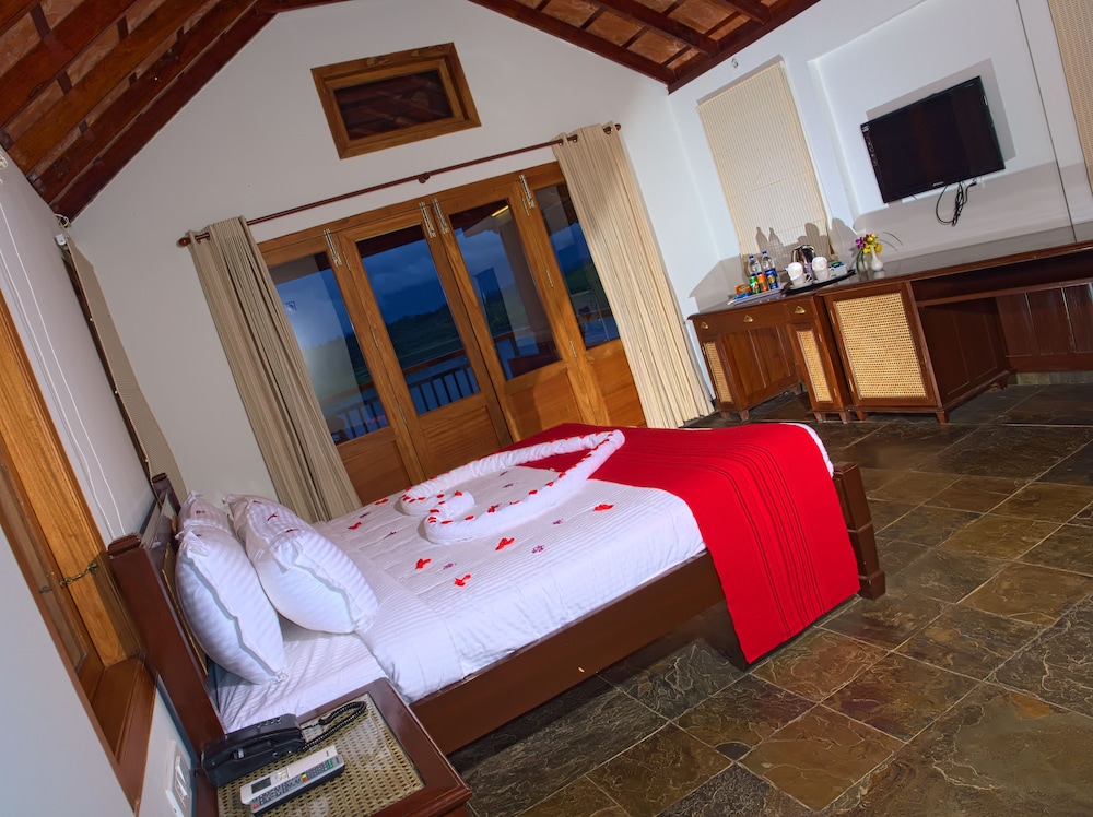 Royal Villa, Lake View photo 1