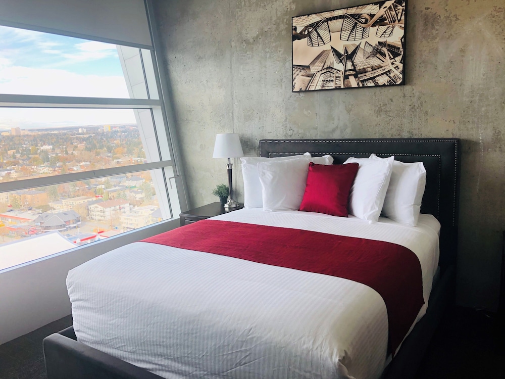 Deluxe Studio Suite, 1 Queen Bed, Kitchenette (A/C)