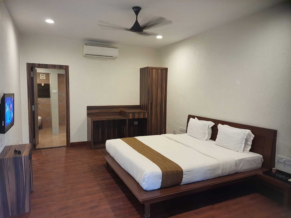Super Deluxe Room - Photo 14