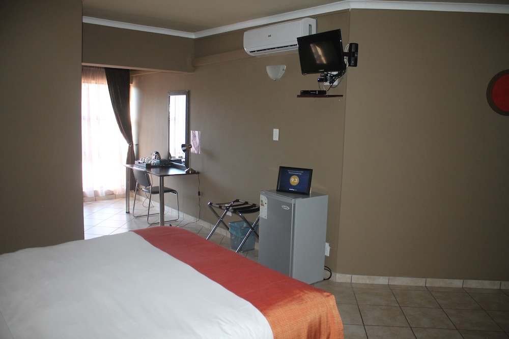 Deluxe Room, Ensuite photo 2