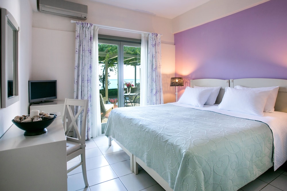 Double Room, 1 Double Bed, Terrace, Sea View photo 1