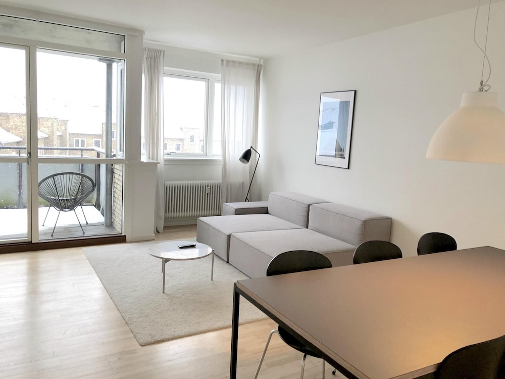 Apartment photo 1
