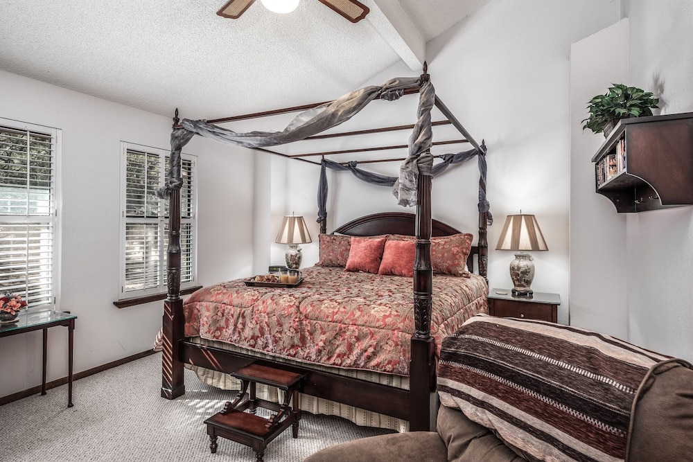 Condo, Multiple Beds, Fireplace (#B22 - No Pets) photo 3