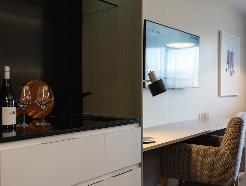 Deluxe Accessible Room photo 2