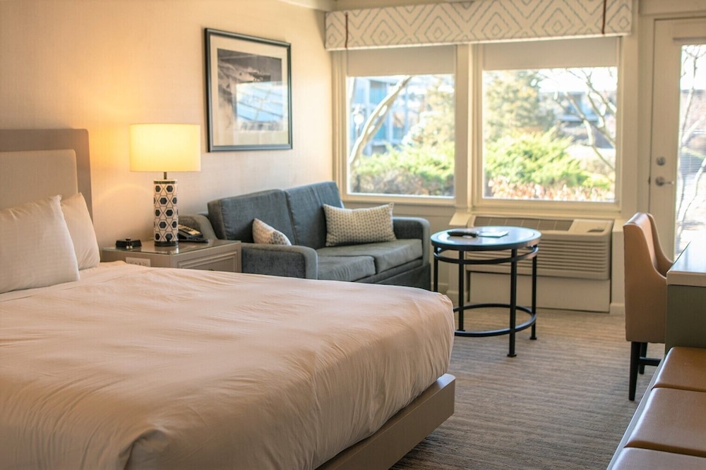 Room, 1 King Bed, Accessible, Resort View photo 2