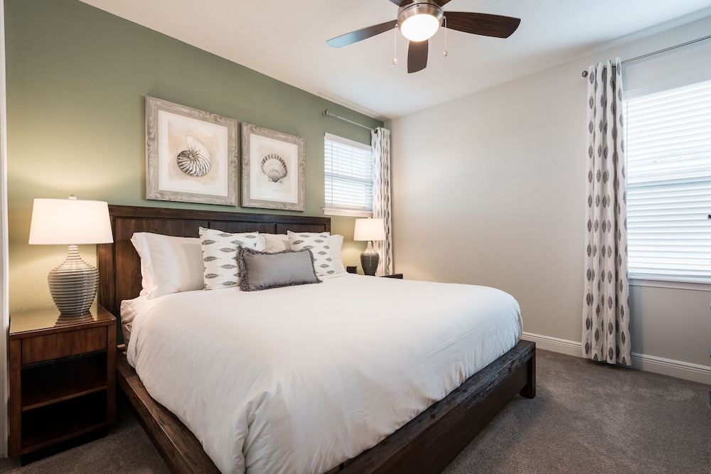 Encore Resort 5 Bedroom Vacation Home with Pool (2100)
