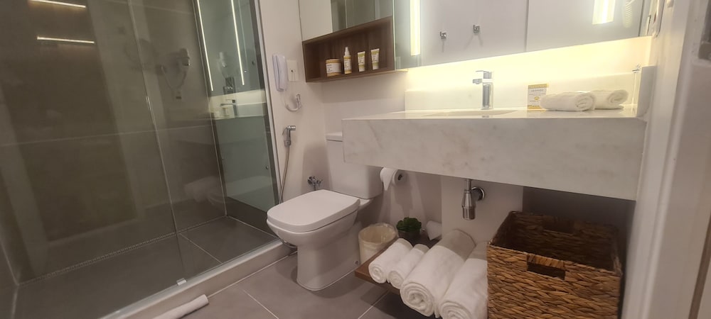Executive Room - Photo 8
