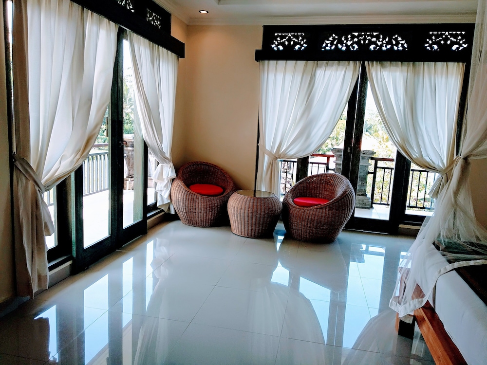 Family Room, 2 Bedrooms photo 1