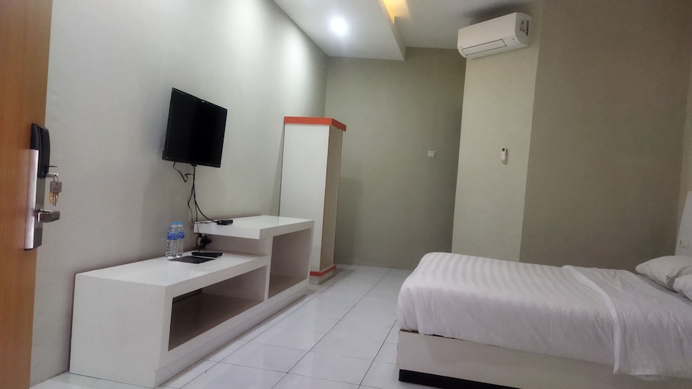 Deluxe Double Room - Photo 13
