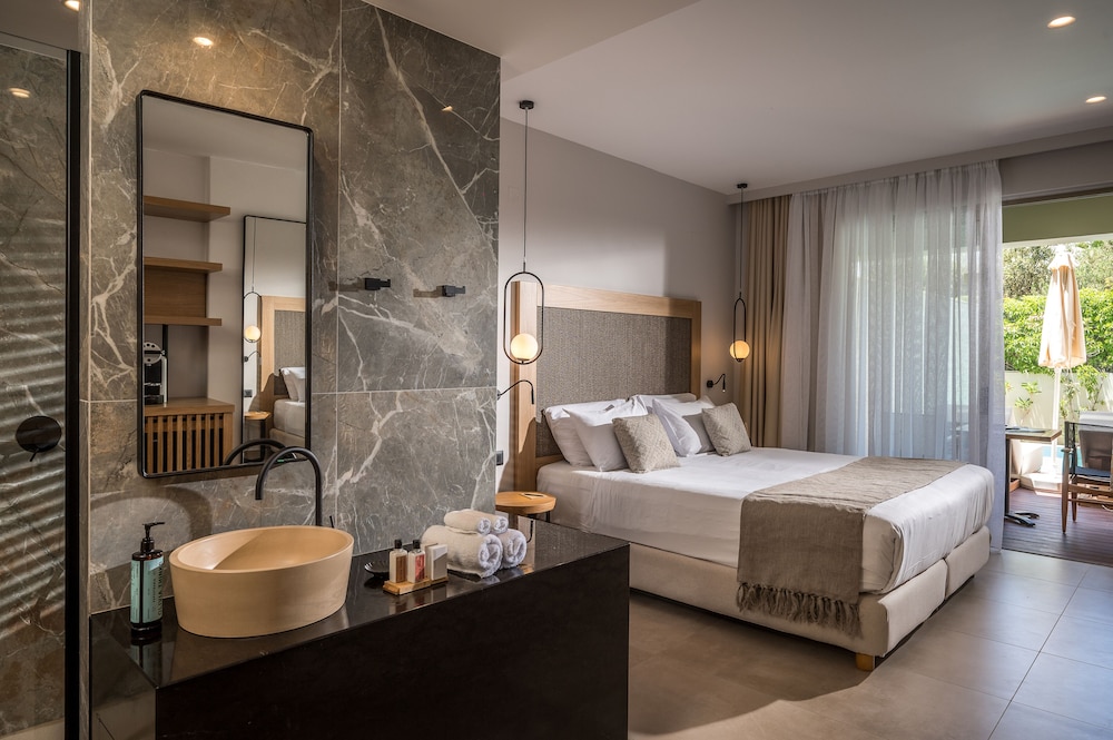 Suite, Private Pool, Garden View