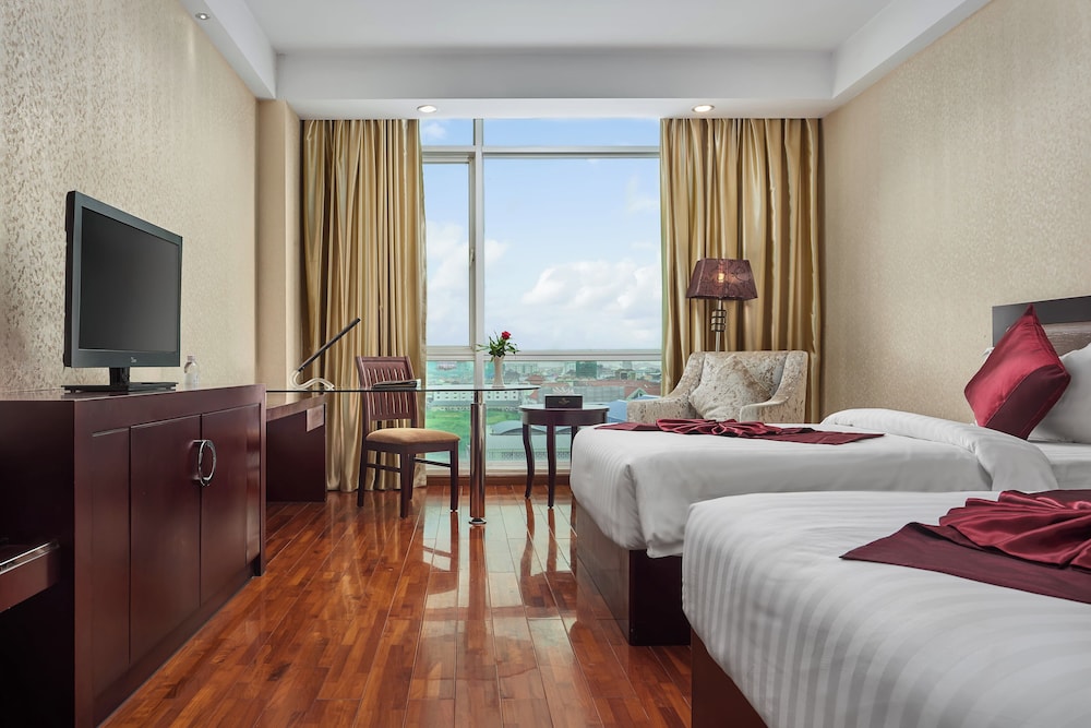 Deluxe Twin Room - Free Two Ways Airport Transfer photo 2