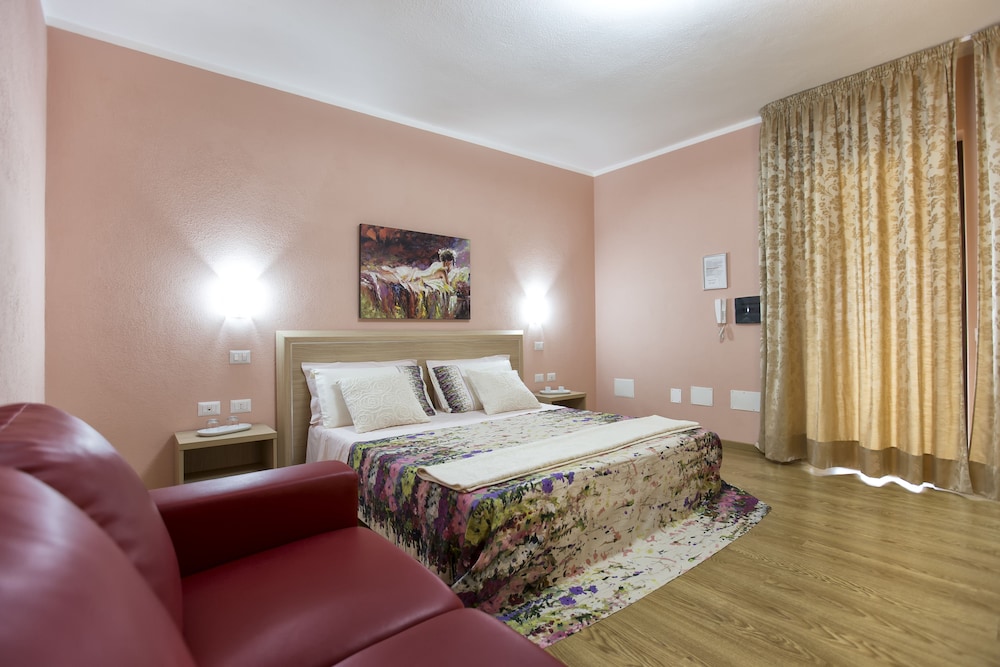 Deluxe Double Room photo 2