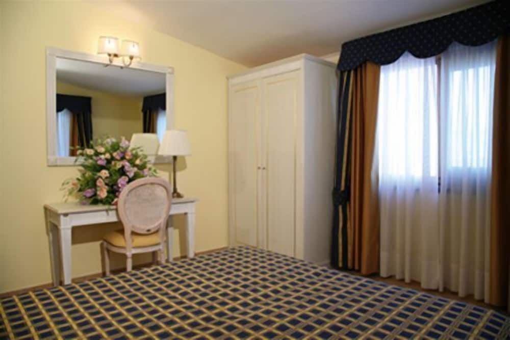 Classic Room, Balcony, Valley View photo 2