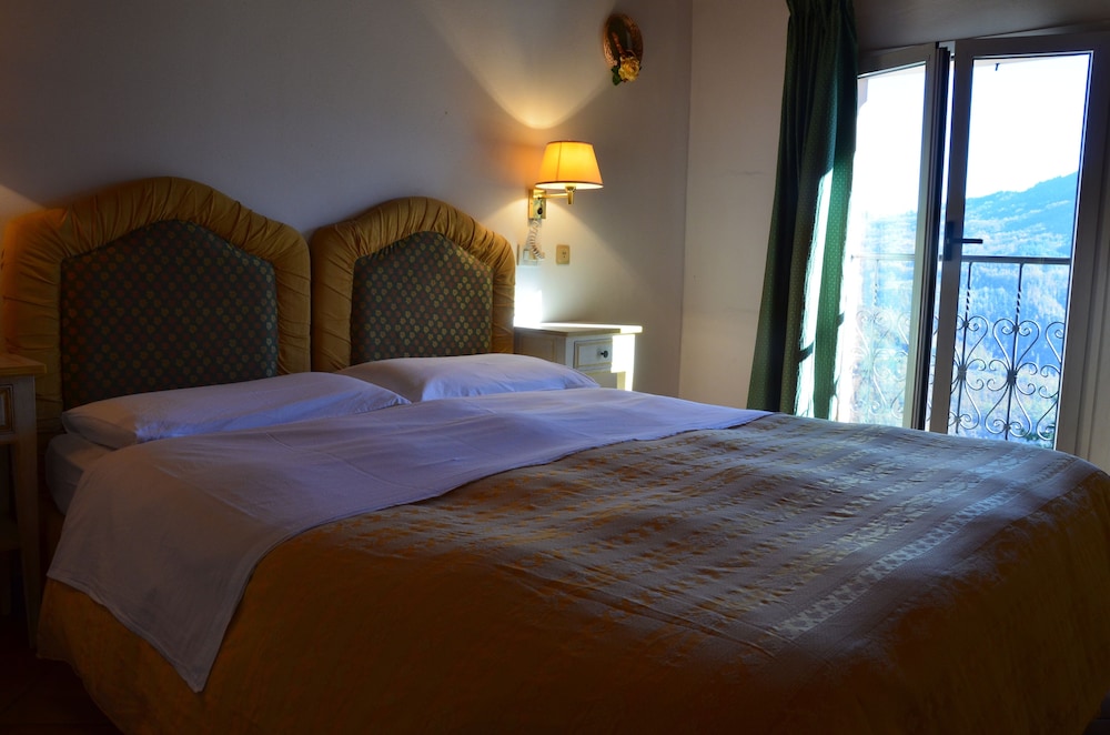 Basic Double Room