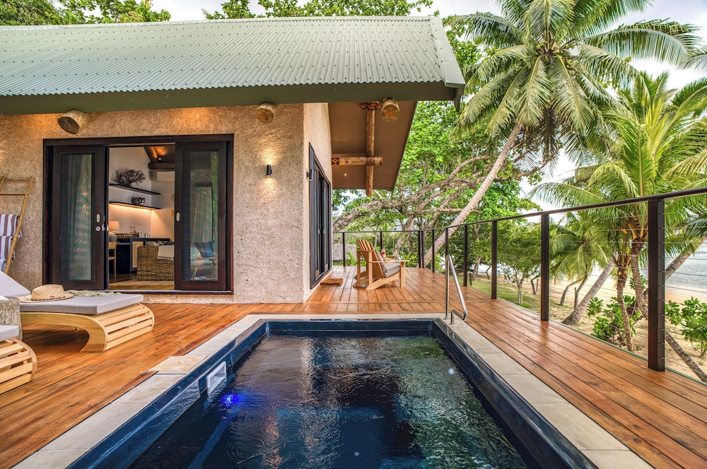 Beach Front Tree House With Plunge Pool
