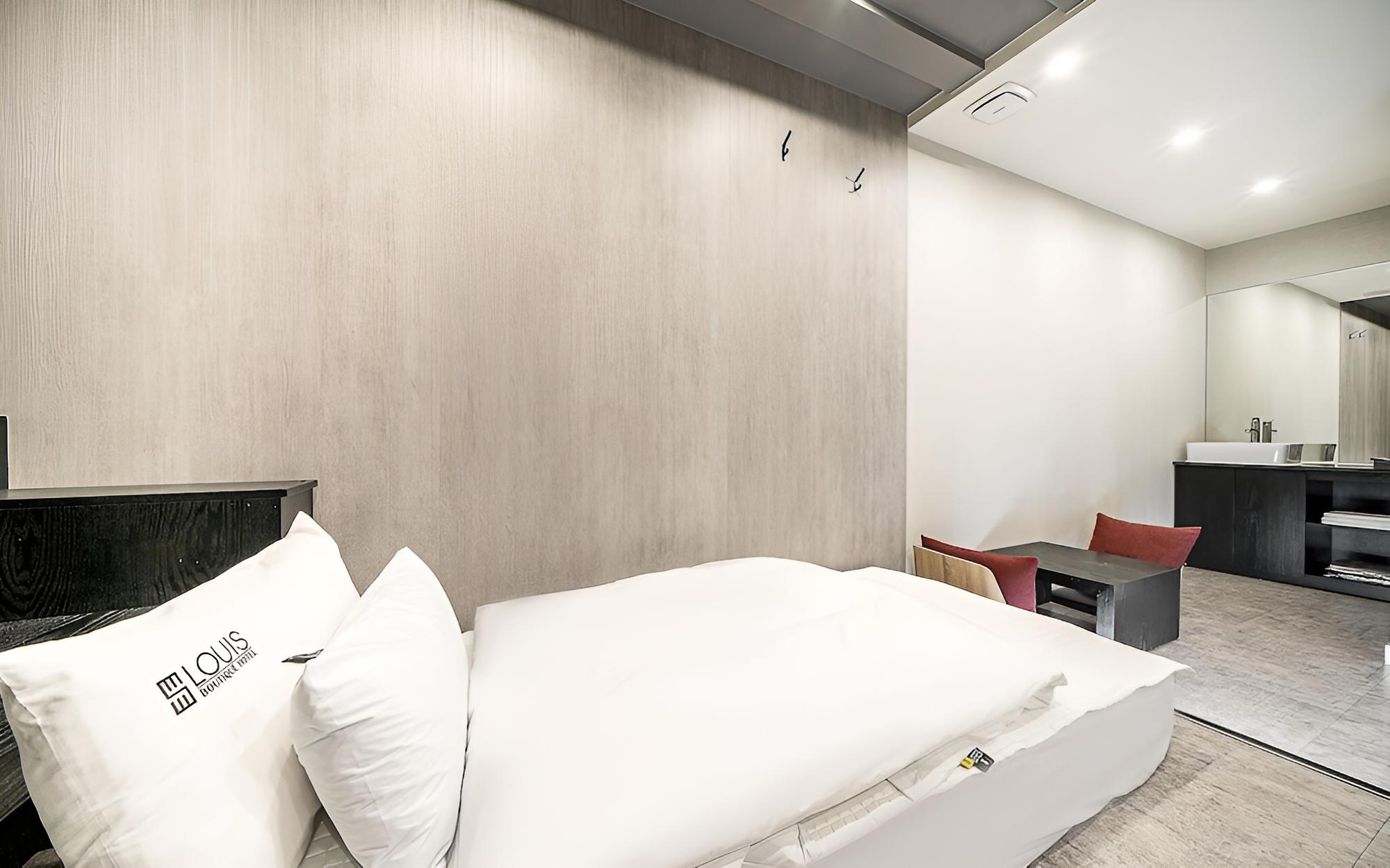 Room (Twin) - Photo 4