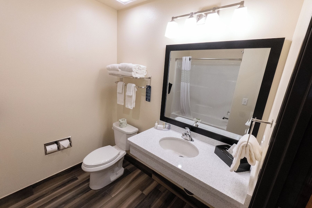 Family Suite, Multiple Beds, Non Smoking photo 2